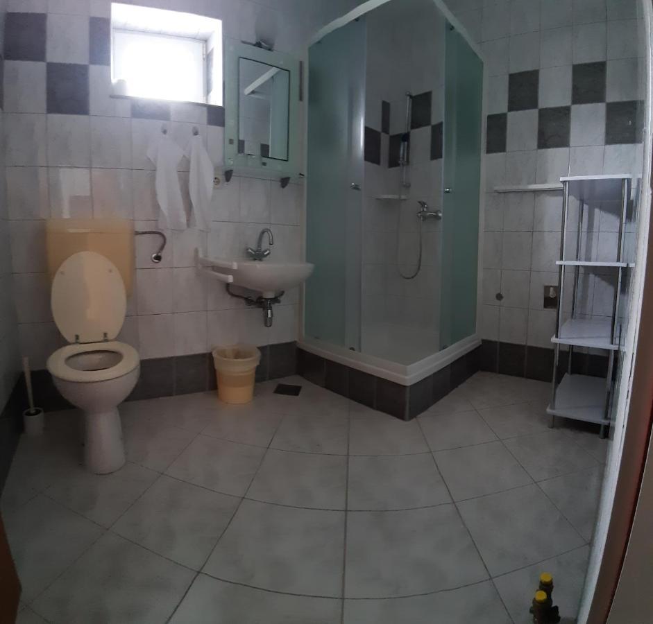 Apartmani Matusan Barbat na Rabu Dış mekan fotoğraf